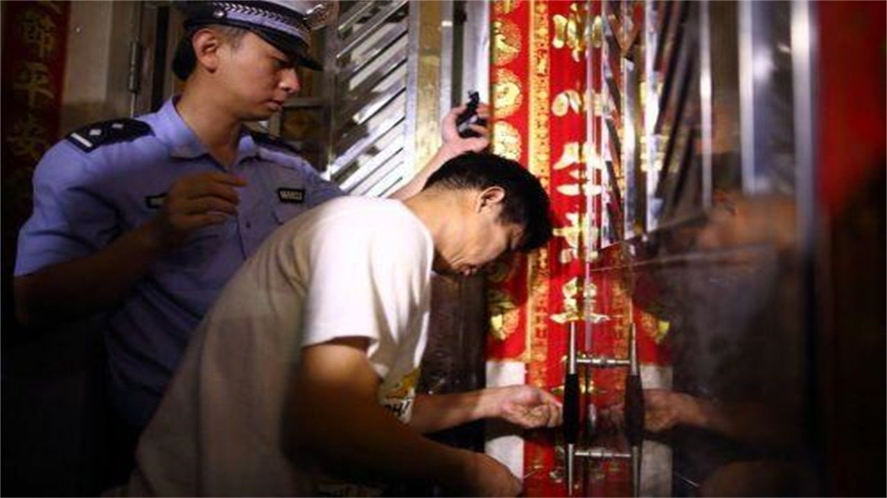 黑龙江请开锁师傅开了锁后，师傅为什么一般都不进门，就算主人请也不进去？